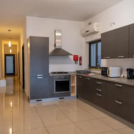 Spacious Ensuite Bedroom.